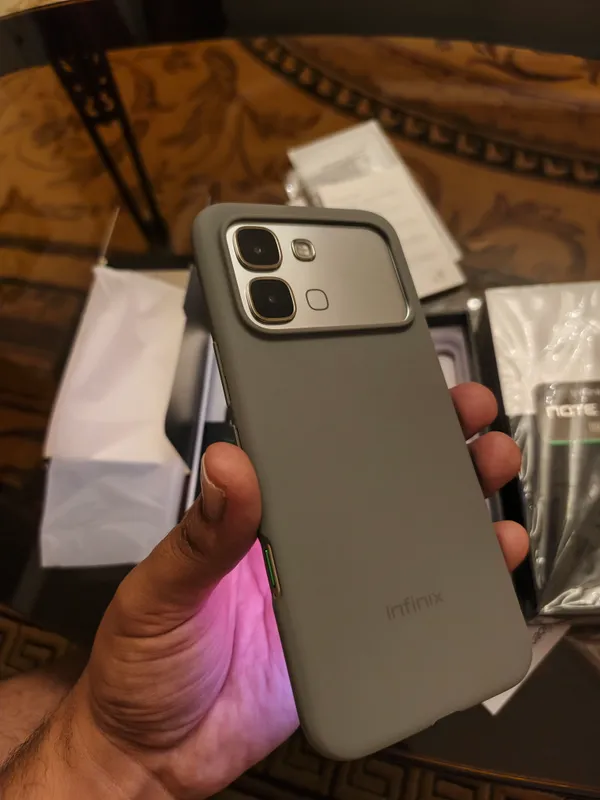 Infinix Edge 5G новый, неиспользованный в полном ко 8 Infinix Edge 5G новый, неиспользованный в полном ко 8