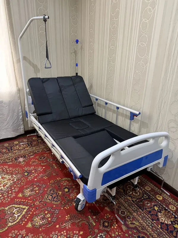 Медицинская кровать с туалетом и функцией переворота — фото 5