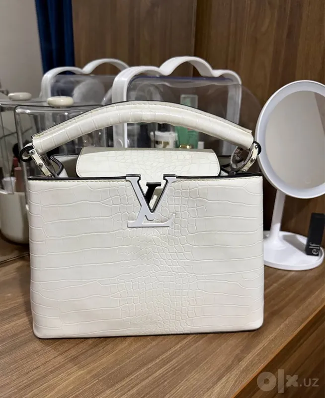 Белая сумка Louis Vuitton LV — идеальное состояние Белая сумка Louis Vuitton LV — идеальное состояние