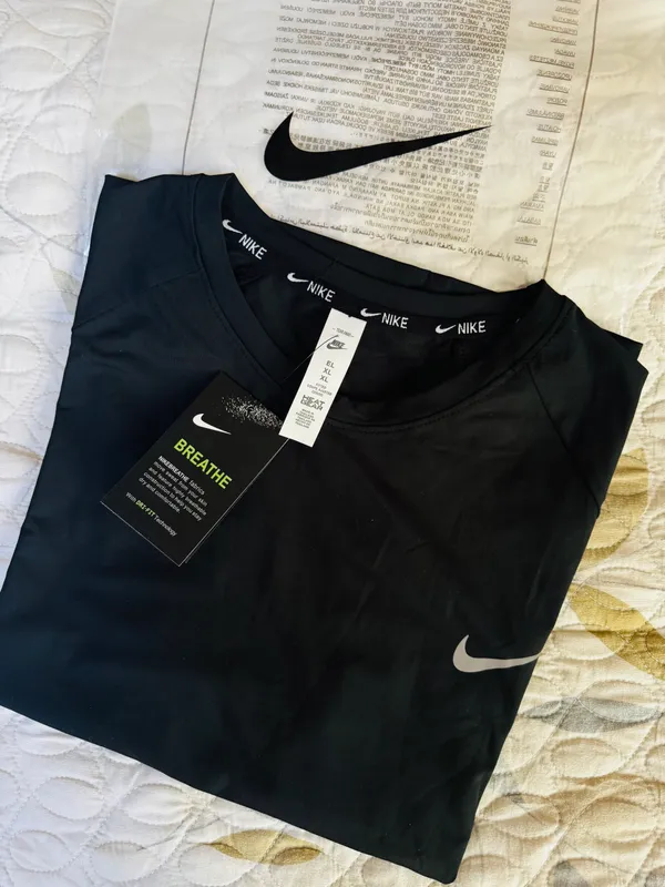 Nike чёрная футболка