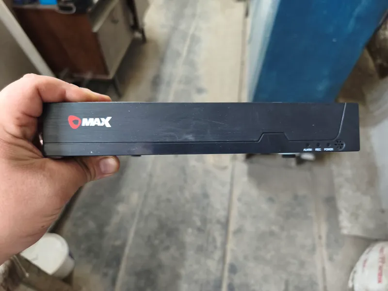 MAX 1 MAX 1