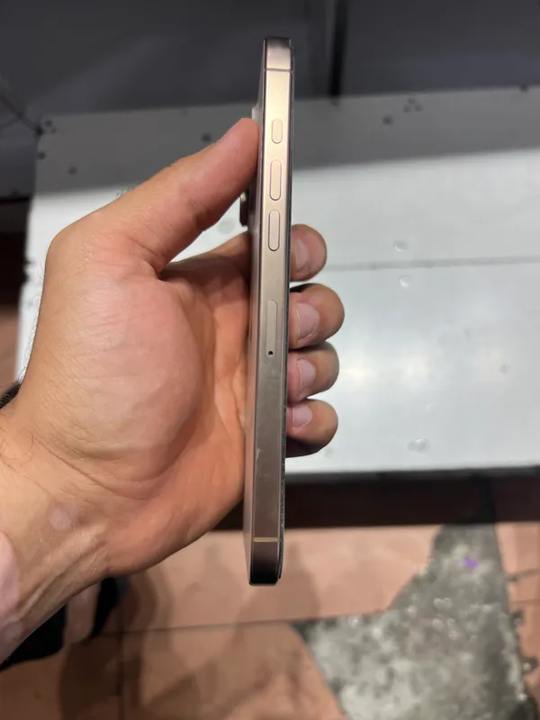 Iphone 16 pro max 256 Desert sim esim — фото 2