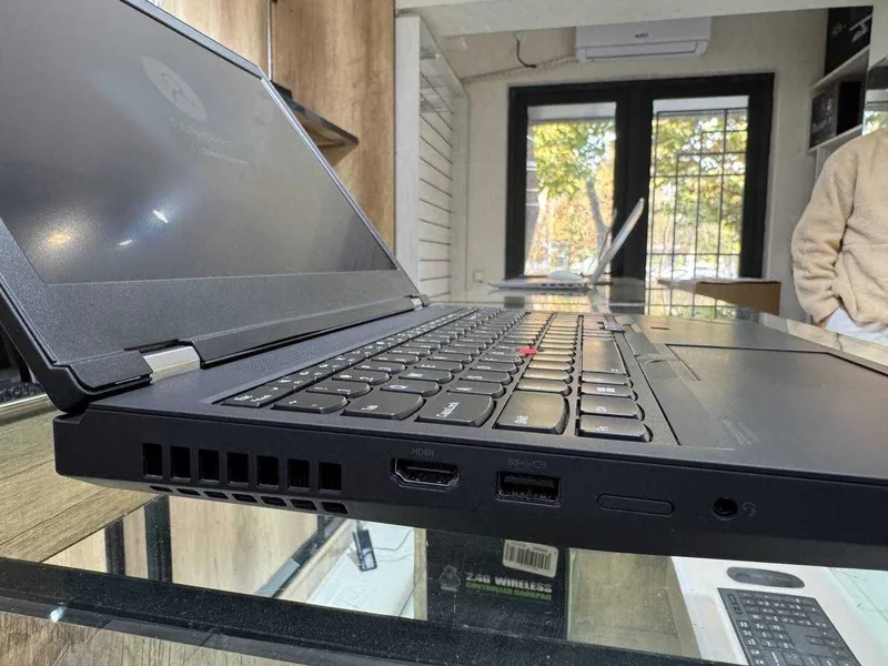 Lenovo ThinkPad P15 Core i9-10885H, 32 GB tezkor xotira, 512 GB SSD, Nvidia RTX 5000 7 Lenovo ThinkPad P15 Core i9-10885H, 32 GB tezkor xotira, 512 GB SSD, Nvidia RTX 5000 7