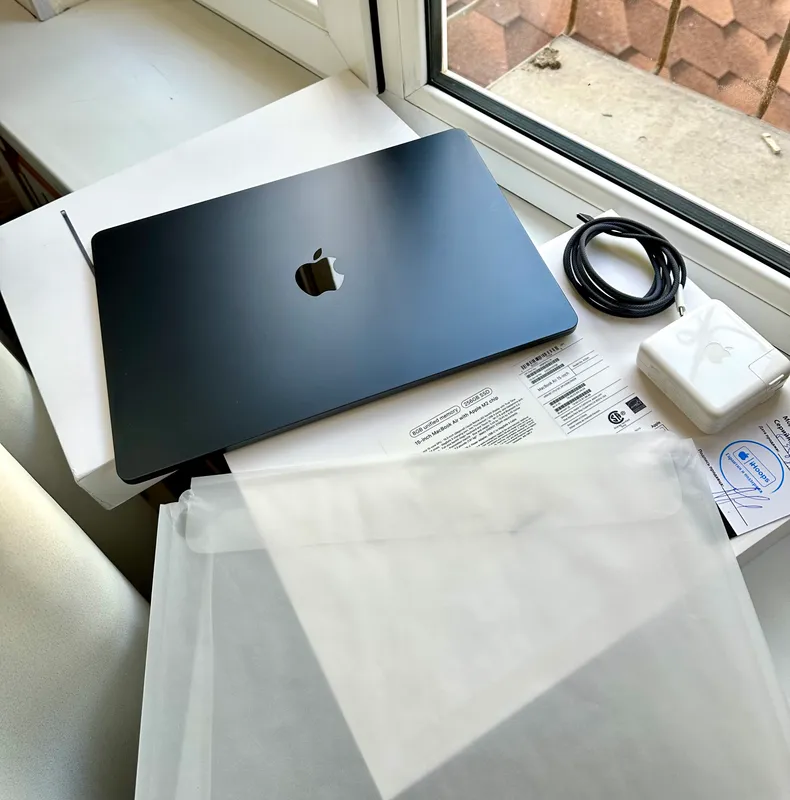 MacBook Air M2 15-inch Midnight 8/256 — фото 1 MacBook Air M2 15-inch Midnight 8/256 — фото 1