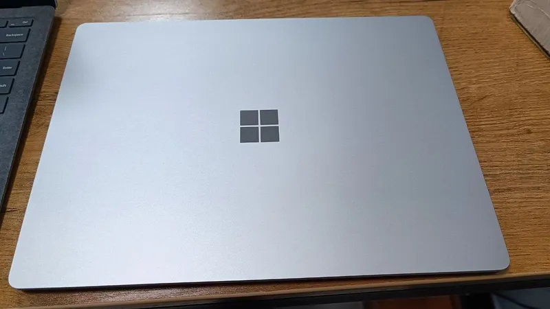 Microsoft Core i 7 512Gb SSD, 16Gb Operativka Sensor ekran — фото 3