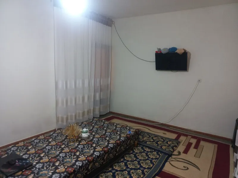 Maktab va boxcha unverset yaqin joyda joylashgan. 5 Maktab va boxcha unverset yaqin joyda joylashgan. 5