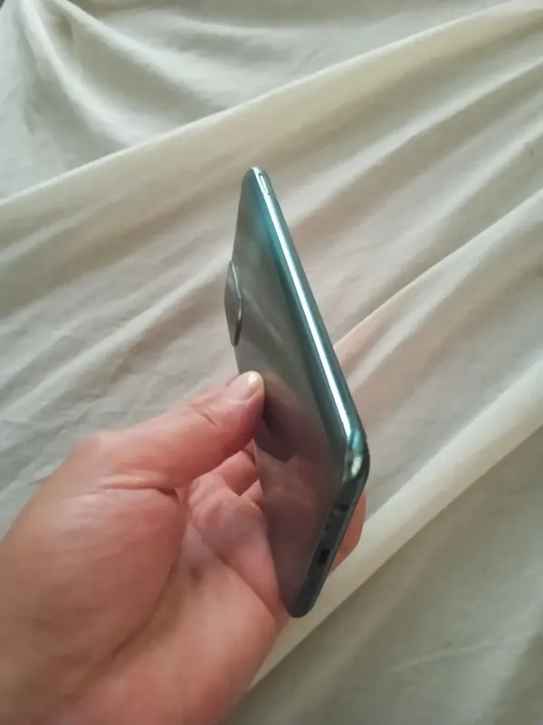 Redmi note 10 Xolati yaxshi ekranda siniq palasa bor ishlashi yaxshi 4 Redmi note 10 Xolati yaxshi ekranda siniq palasa bor ishlashi yaxshi 4