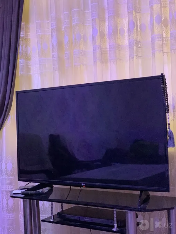 Телевизор LG, размер 43 дюйма 1 Телевизор LG, размер 43 дюйма 1