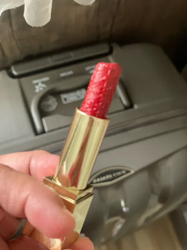 Помада Estée Lauder 4 Помада Estée Lauder 4