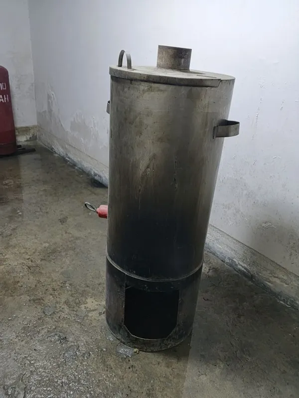 Choy qaynatadigan bak sotiladi nerjaveka
