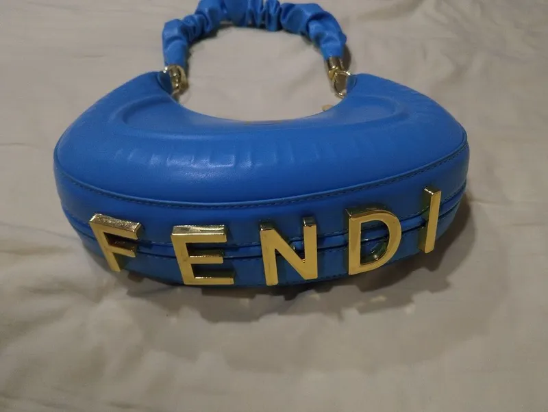 Sumka, F E N D I 1 Sumka, F E N D I 1