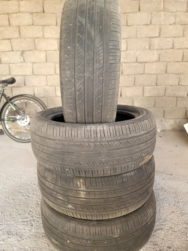 Продаются шины 205/50R17 2 Продаются шины 205/50R17 2