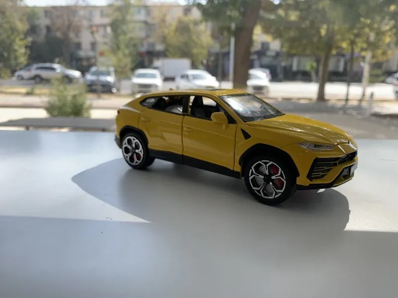 Modelka Lamborghini Urus 1:24 3