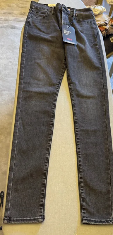Джинсы Levis 28 размер, новые 1