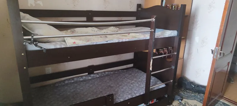 продается двух ярусная кровать 1 продается двух ярусная кровать 1