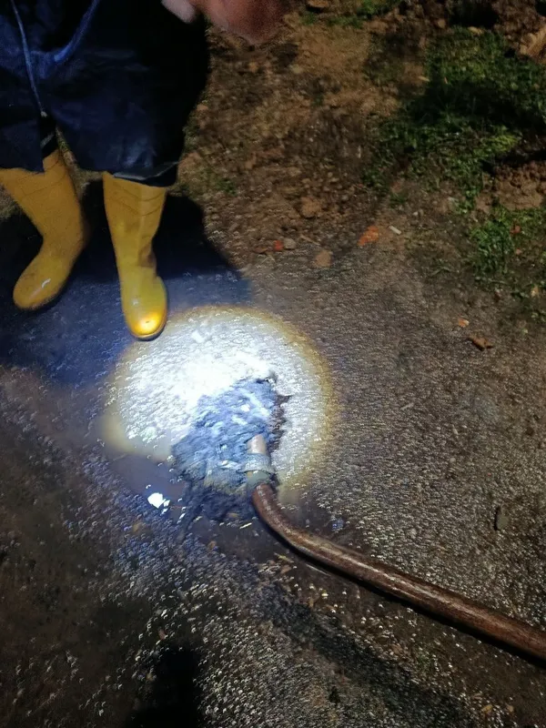 Kanalizatsiya Quvurlarini Xamyonbop narxlarda tozalash xizmati24/7