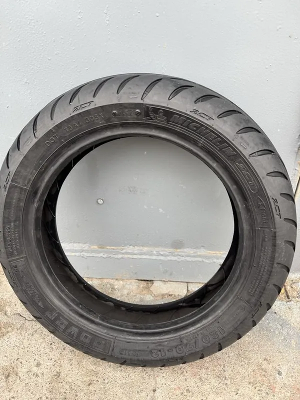 Michelin r12 на скутер — фото 1