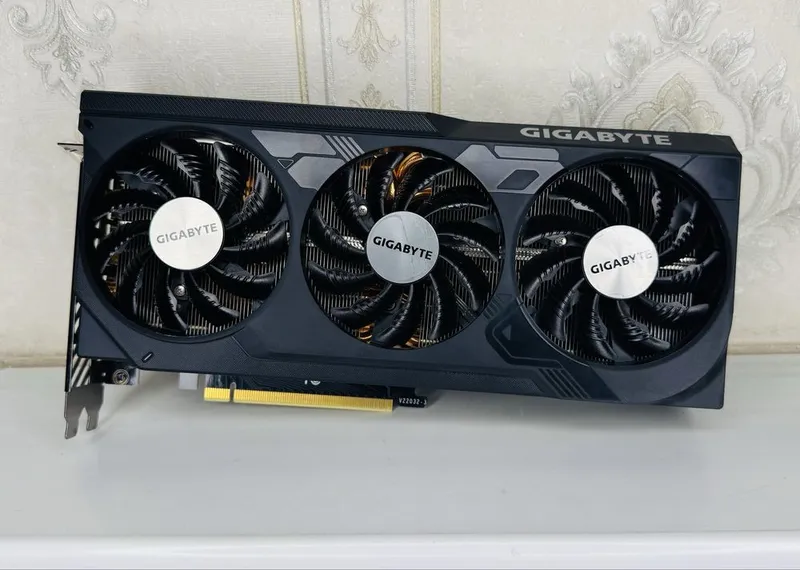 Gigabyte GeForce RTX 4070Ti Windforce OC 12 Gb, GDDR6X, 192 бит