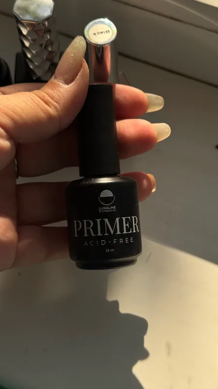 Manikyur uchun gel-laklar, praymer va bezaklar 1 Manikyur uchun gel-laklar, praymer va bezaklar 1