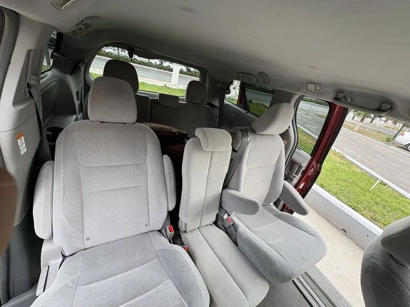 Toyota Siena семейный, удобный, идеальный, чистый, расхода нет, цену согласуем 4