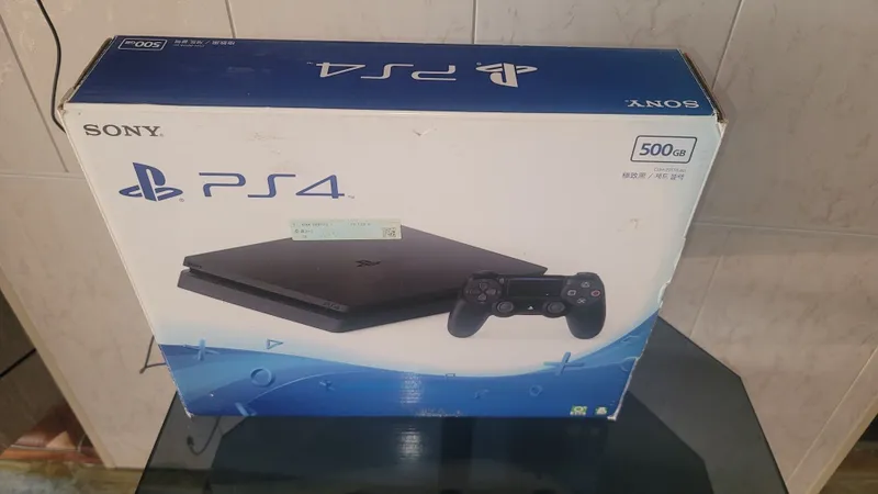 Срочно продается ps4 slim на 500GB