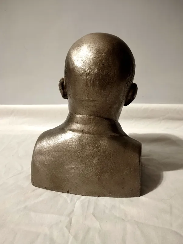 Бюст В И. Ленина 1970-80 гг., С. Есенина 1960 г. 4