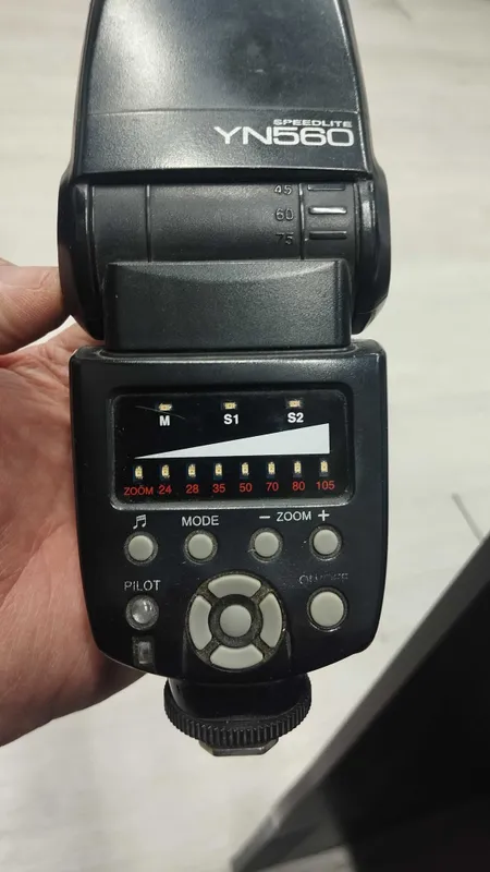 Продам Вспышка Yongnuo Yn560 — фото 1