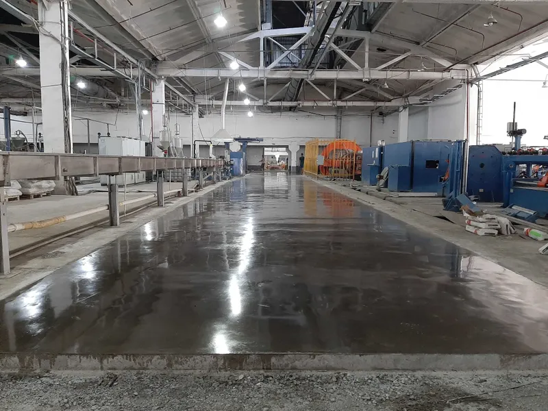 Топпинг (сухая смесь, упрочнитель бетона) с лаком MEGASEALER — фото 4