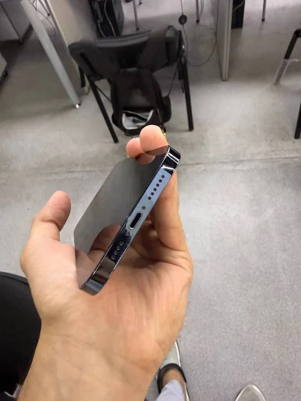iPhone 12 pro max 3