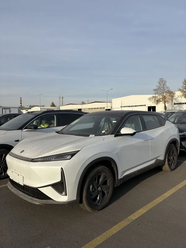 Donfeng l7 518 km 2025 2 Donfeng l7 518 km 2025 2