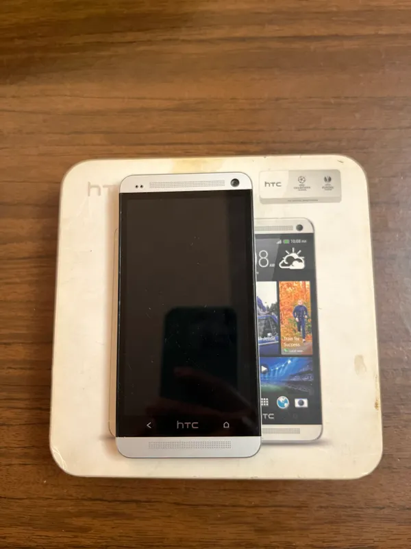 HTC (Silver) telefoni sotiladi 2
