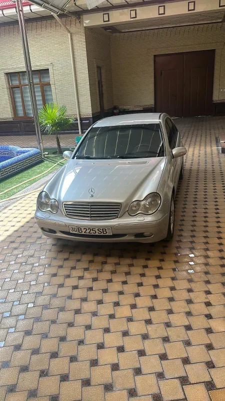 Продается машина mercedes-bens 203