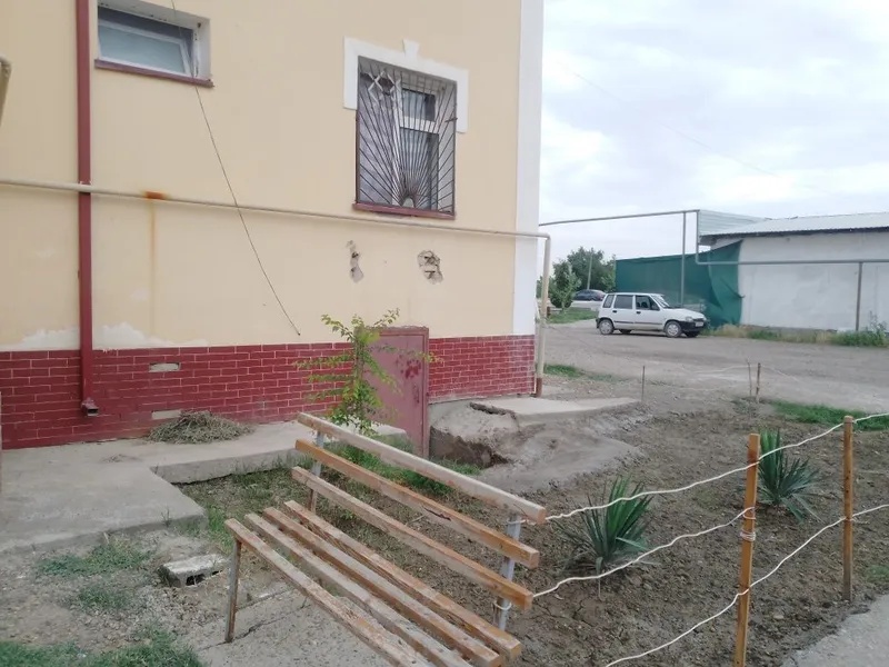 uy sotiladi 2xona 1etaj Shofirkon Revgari koʻchasi yöl boʻyida