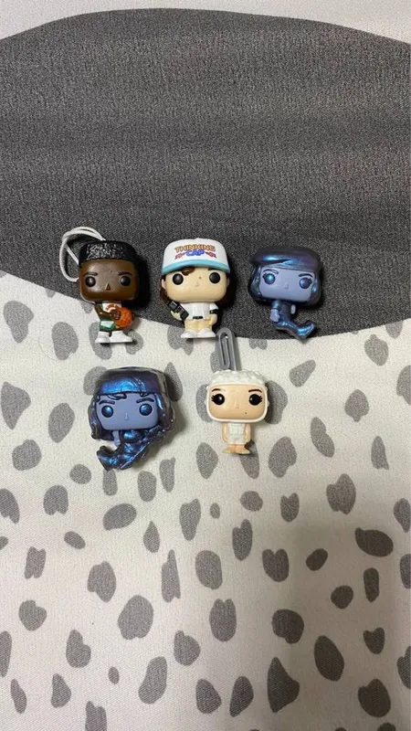 Stranger things kinder joy fanko pop 2