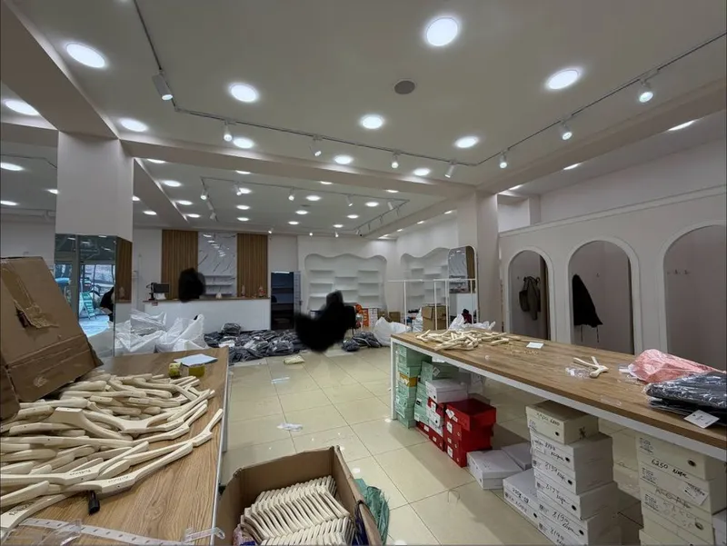 Срочно Аренда Showroom 1 линия Место с высокой проходимостью — фото 3