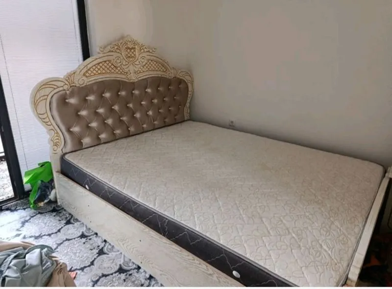 Yumshoq spalniga divan. 1 oy ishlatilgan. — фото 1