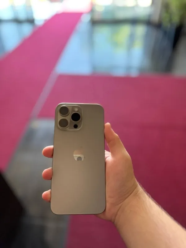 Iphone 15 Pro max 1