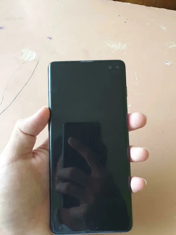 samsung s 10 + 5 G — фото 1