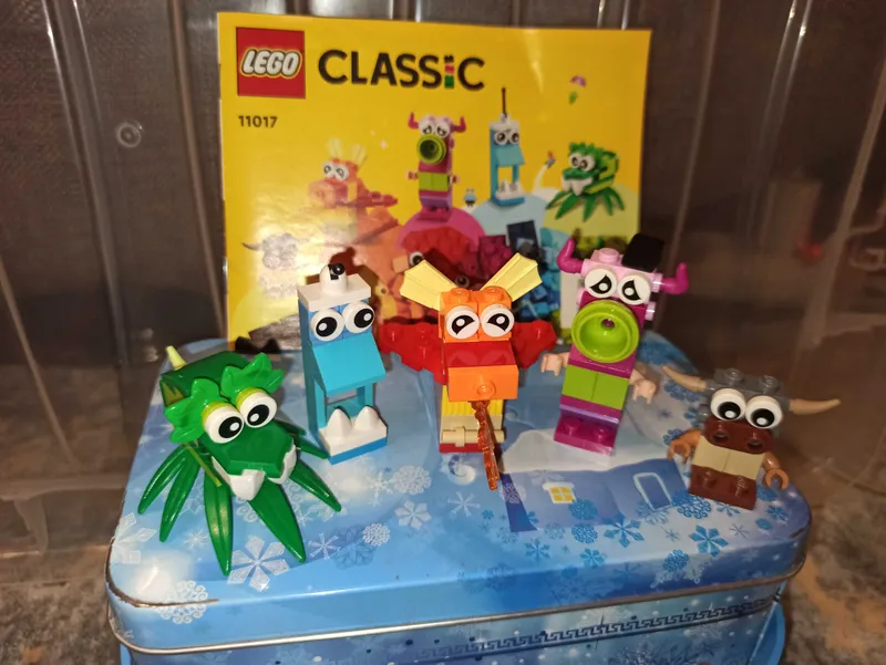 Лего (lego classic 11017) Творческие монстры