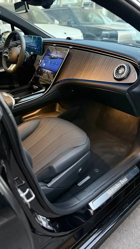 СРОЧНО !!! Mercedes-Benz EQE 500 4 matic 4