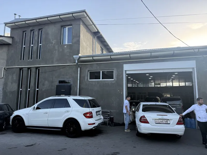Продаётся автосервис на улице Ипакчилик 1 Продаётся автосервис на улице Ипакчилик 1