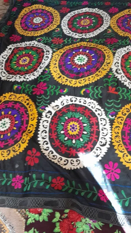 Milliy quroq va kashtalar qo'l mehnati yangidek yaxshi saqlangan — фото 2