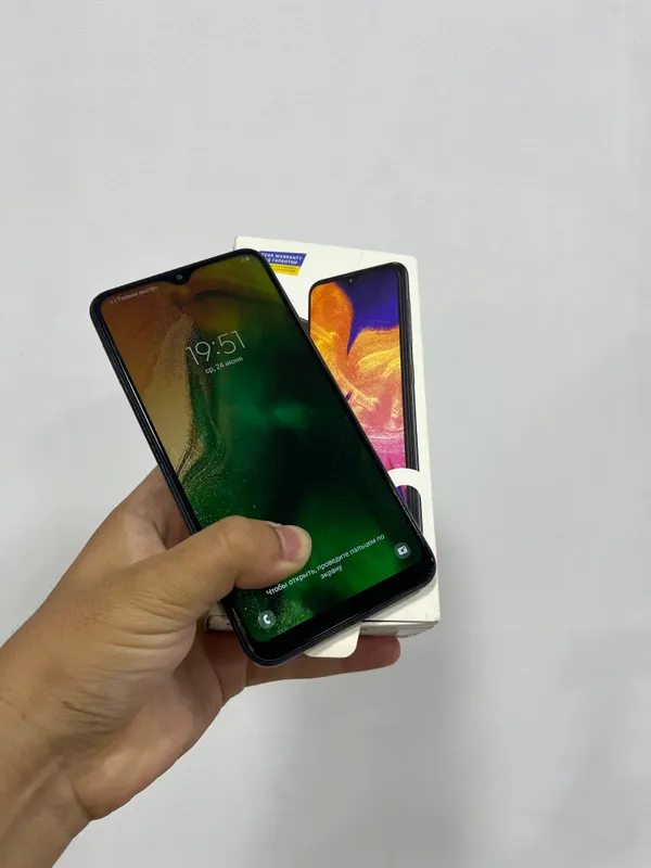 Samsung Galaxy A10 — фото 1