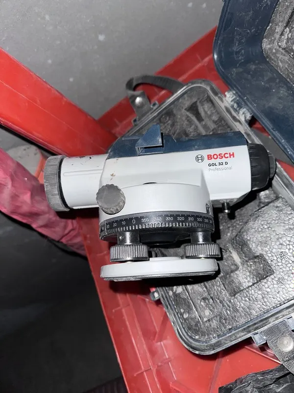 оптический нивелир Bosch GOL 32 D Professional от компании Bosch.