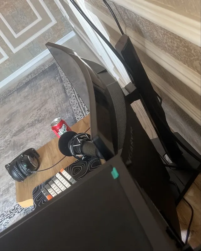 Монитор GIGABYTE для програмирования и для игр | Monitor Gigabyte 2K — фото 1
