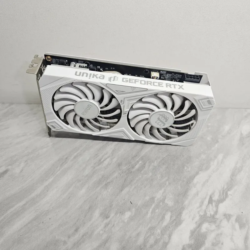 Unika rtx 2060 super 8Gb Unika rtx 2060 super 8Gb