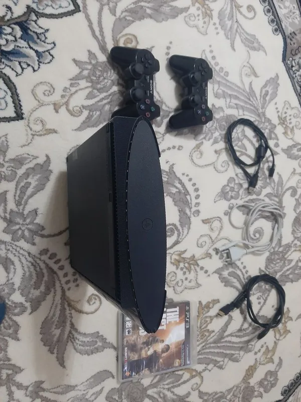 PS3 Super Slim консоль — фото 2