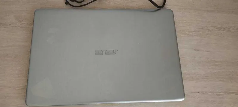 Asus VivoBook S15 X530U 1