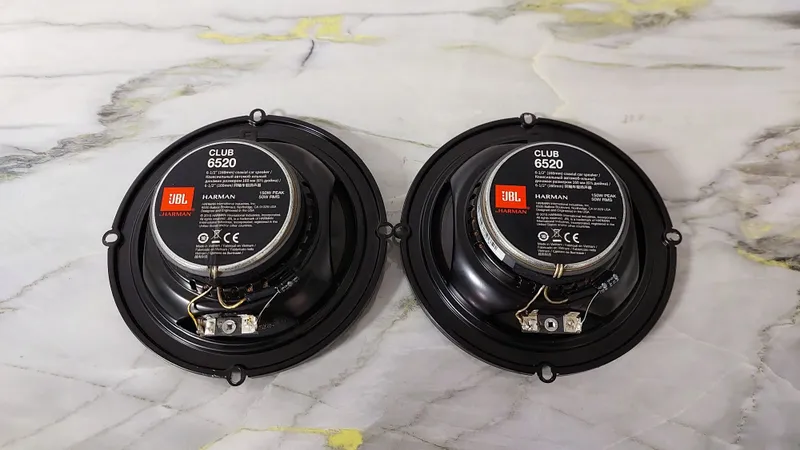 Оригинал JBL калонка нексия 3 га бирга бир тушади орқасига — фото 3