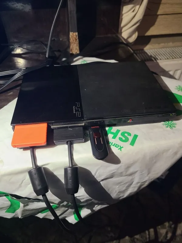 Ps2 playstation 2 sotiladi 1 Ps2 playstation 2 sotiladi 1